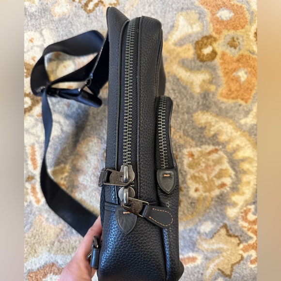 Coach Gotham Pack - Picture 8 of 14